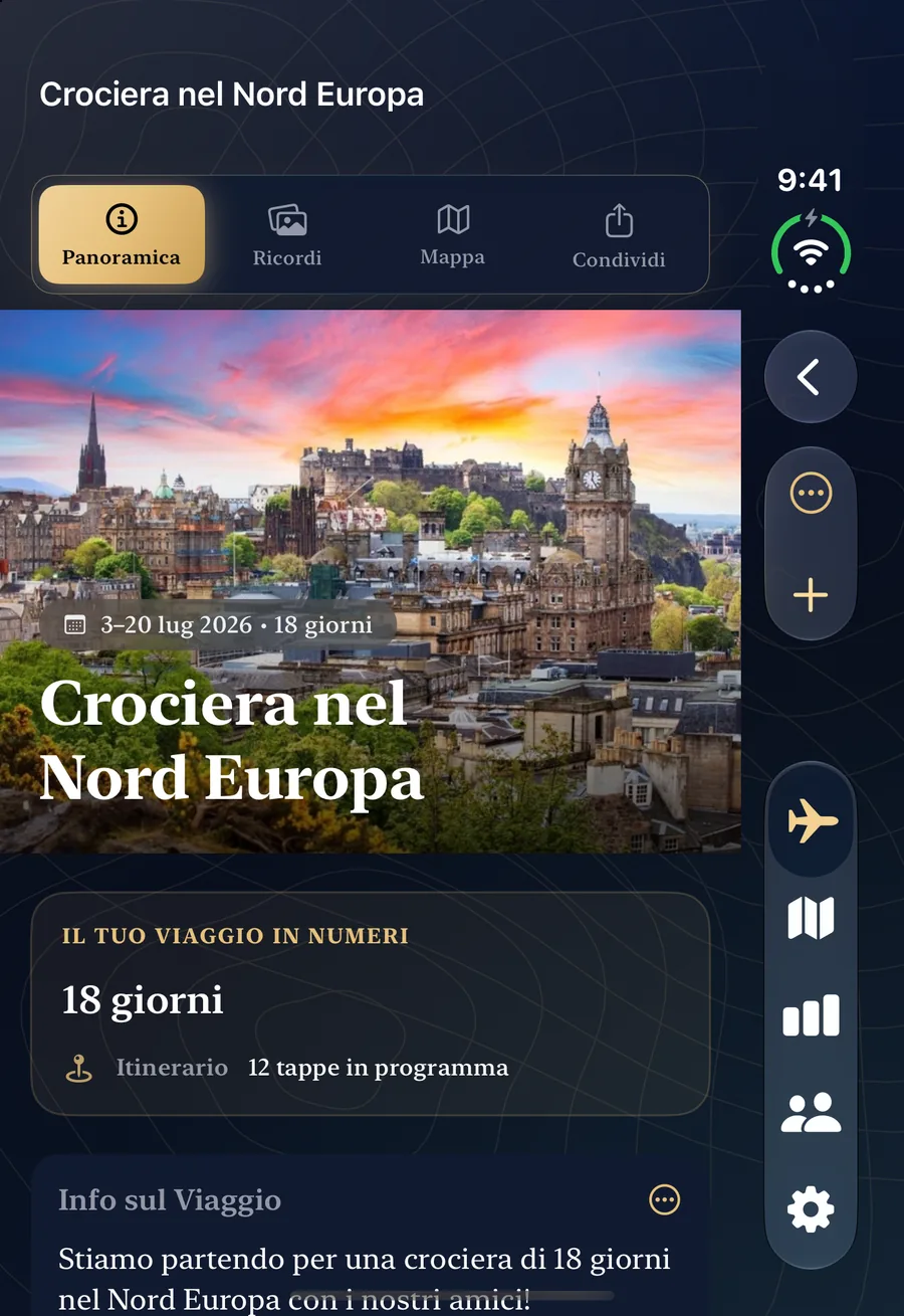 TripChronos su un iPhone Duo chiuso, con la panoramica di un viaggio sul display esterno
