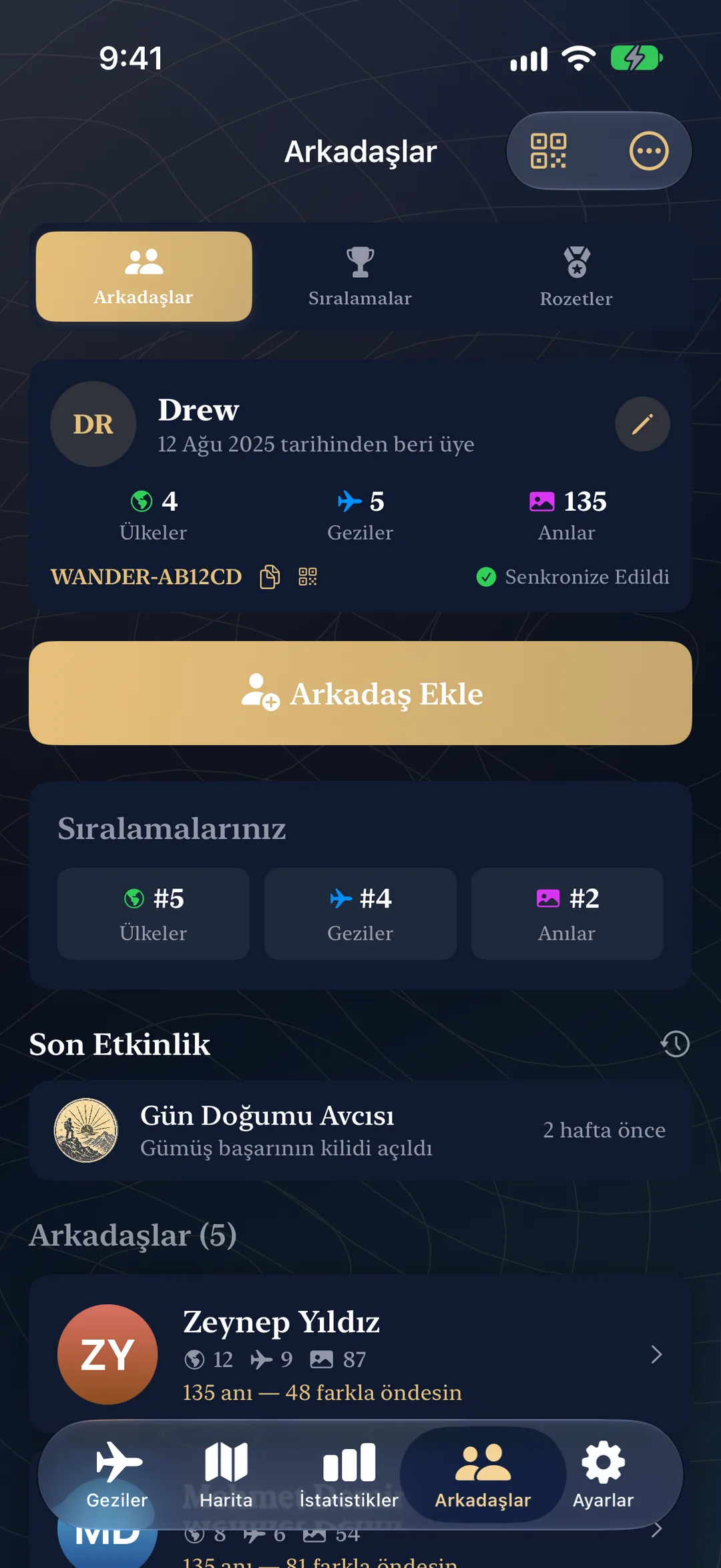 Sıralamaları, son başarı etkinliklerini ve bağlantılı gezginleri içeren arkadaş profili