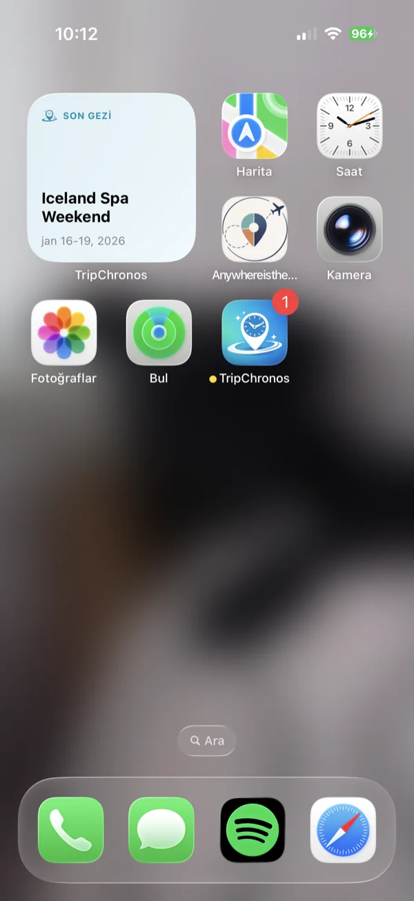 iPhone ana ekranında gösterilen Son Yolculuk küçük widget'ı